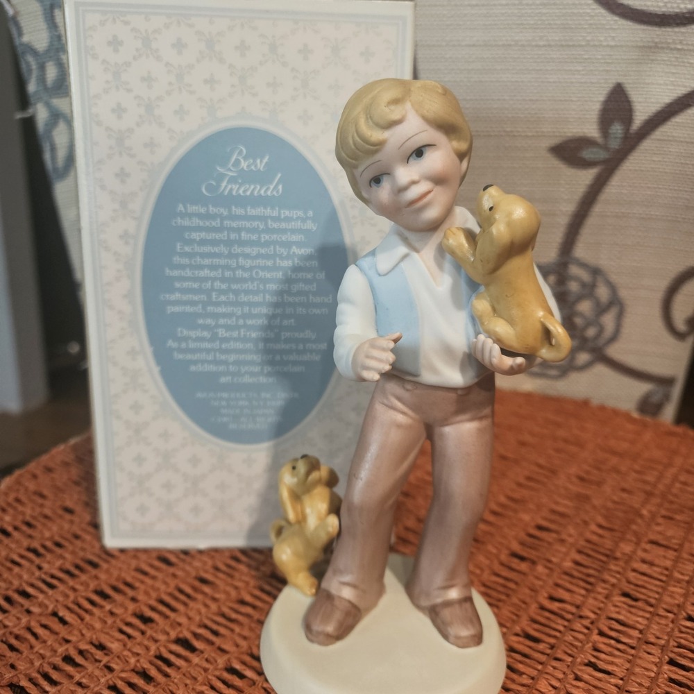 Avon 1981 Porcelain Figurine "Best Friends" 6 Inches